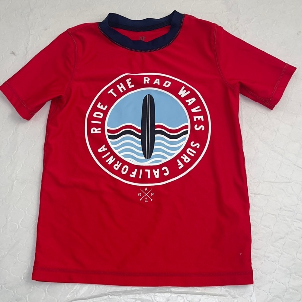 Gap red and navy blue short sleeve rash guard XS